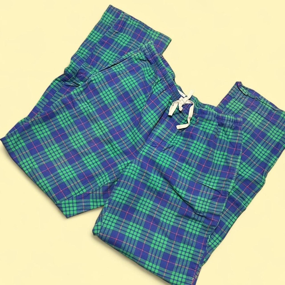 Green and blue Vineyard Vines plaid loungewear pants